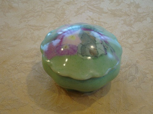 Antique M & Z Austria Green with Pink & Red Floral Trinket Box 1888-1909 - Picture 3 of 8