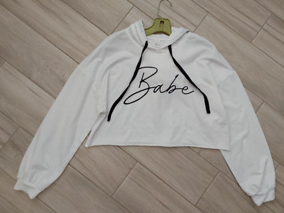 Graphic ''Babe'' White Knit Long Sleeve Pullover Hoodie Crop Top.    Size M