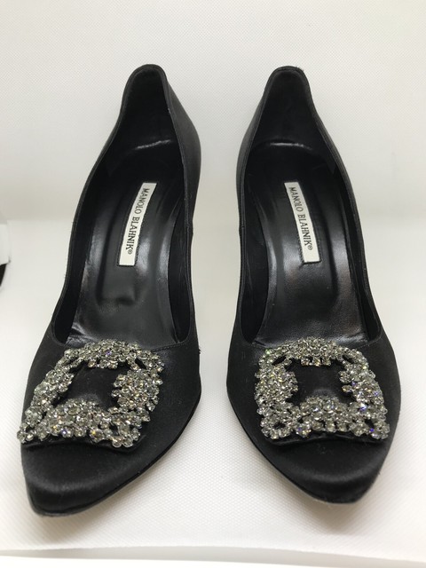 manolo blahnik hangisi 70 sale
