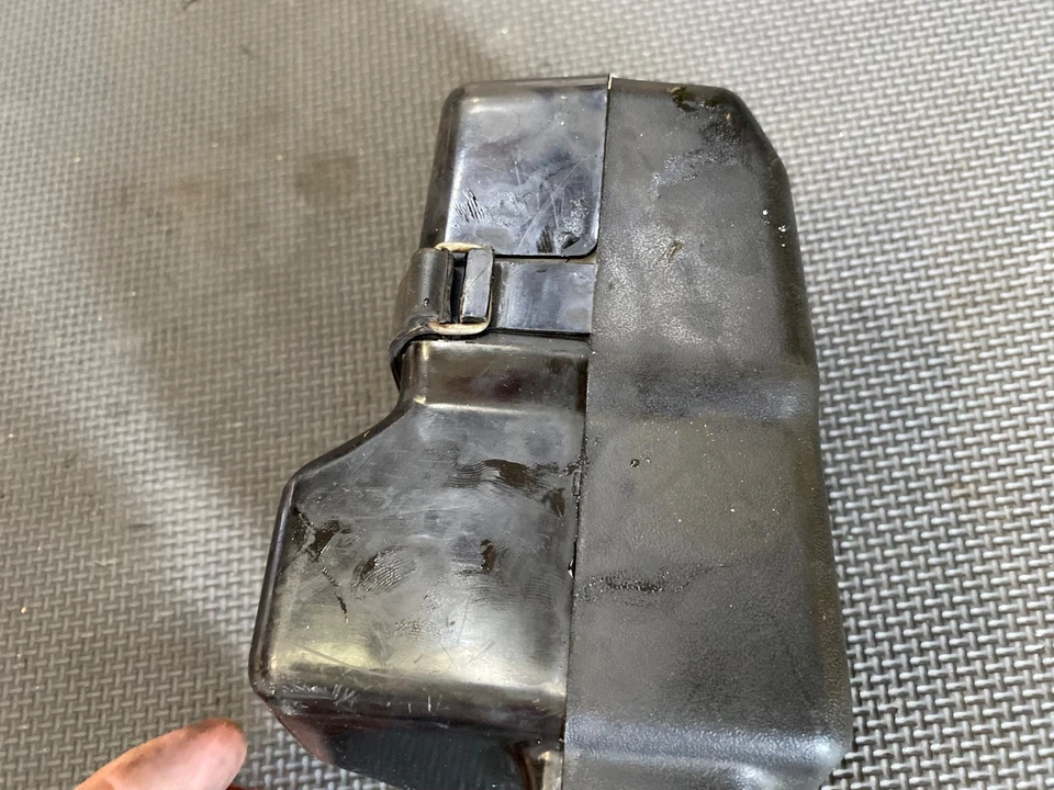 KAWASAKI KLR250 OEM RADIADOR REFRIGERANTE DEPÓSITO TANQUE DE DESBORDAMIENTO 43078-1061 Foto 2 de 4