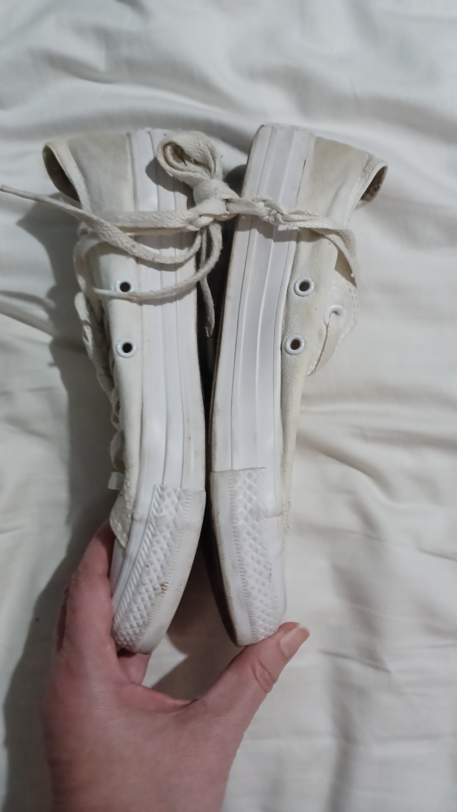 Converse Sneakers Size 6 thumbnail 3