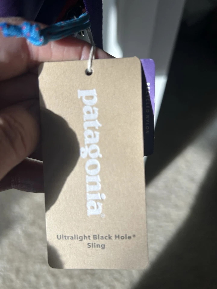 Estilingue buraco negro ultra leve Patagonia novo com etiquetas patchwork roxo - Imagem 4 de 4