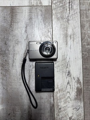 Sony Cyber-shot DSC-W300 13.6MP Point & Shoot Digicam Dark Graphite Used Japan