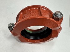 Victaulic 4" Style 90 Plain-Lock Pipe Coupling with Bolts  Gasket