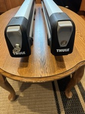 Thule Snowpack 732601 6 ski / 4 Snowboard rooftop carrier rack with speed links
