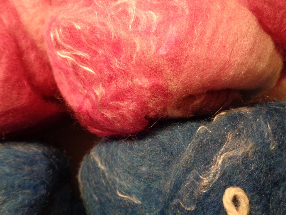 ROVING Wool CAMEL SILK Merino  Spinning Fiber Blue and Pink 10.5 oz LANDES LAMB - Image 3 of 3