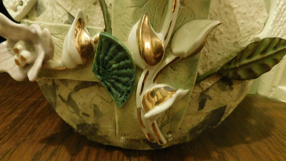 ÚNICO Cerámica Oro Blanco Jarrón Bolsillo de Pared con Decoración Flores Púrpura 3D ¡FABULOSO! Foto 4 de 4