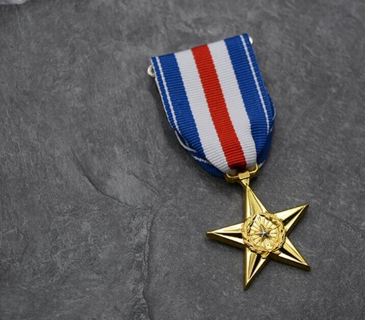 Replica World War II American award Star Silver Star with box 