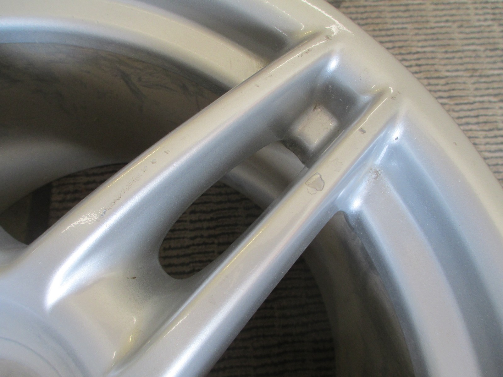 Ferrari Enzo - Rear Wheel / Rim # 184186