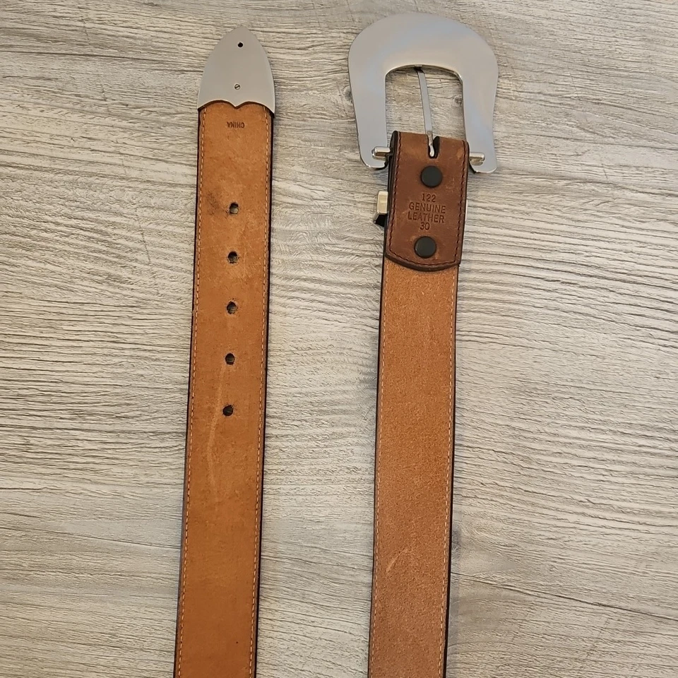 Hermoso Cinturón 3D Para Mujer Floral Cuero Repujado Marrón con Hebilla Plateada Talla 30 Foto 2 de 4