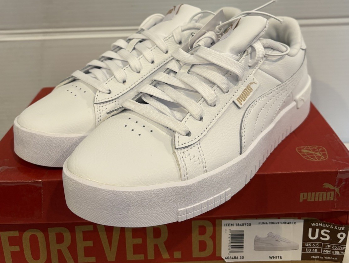 PUMA Court Sneaker Women's Retro Walking Tennis Shoe White/G