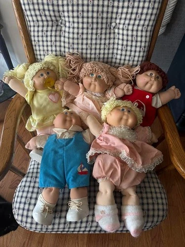 cabbage patch dolls - vintage early 80s