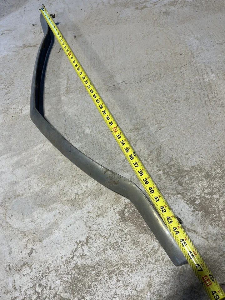 55 Cadillac 1955 capó delantero moldura escudo borde delantero rejilla OEM 56 Foto 2 de 4