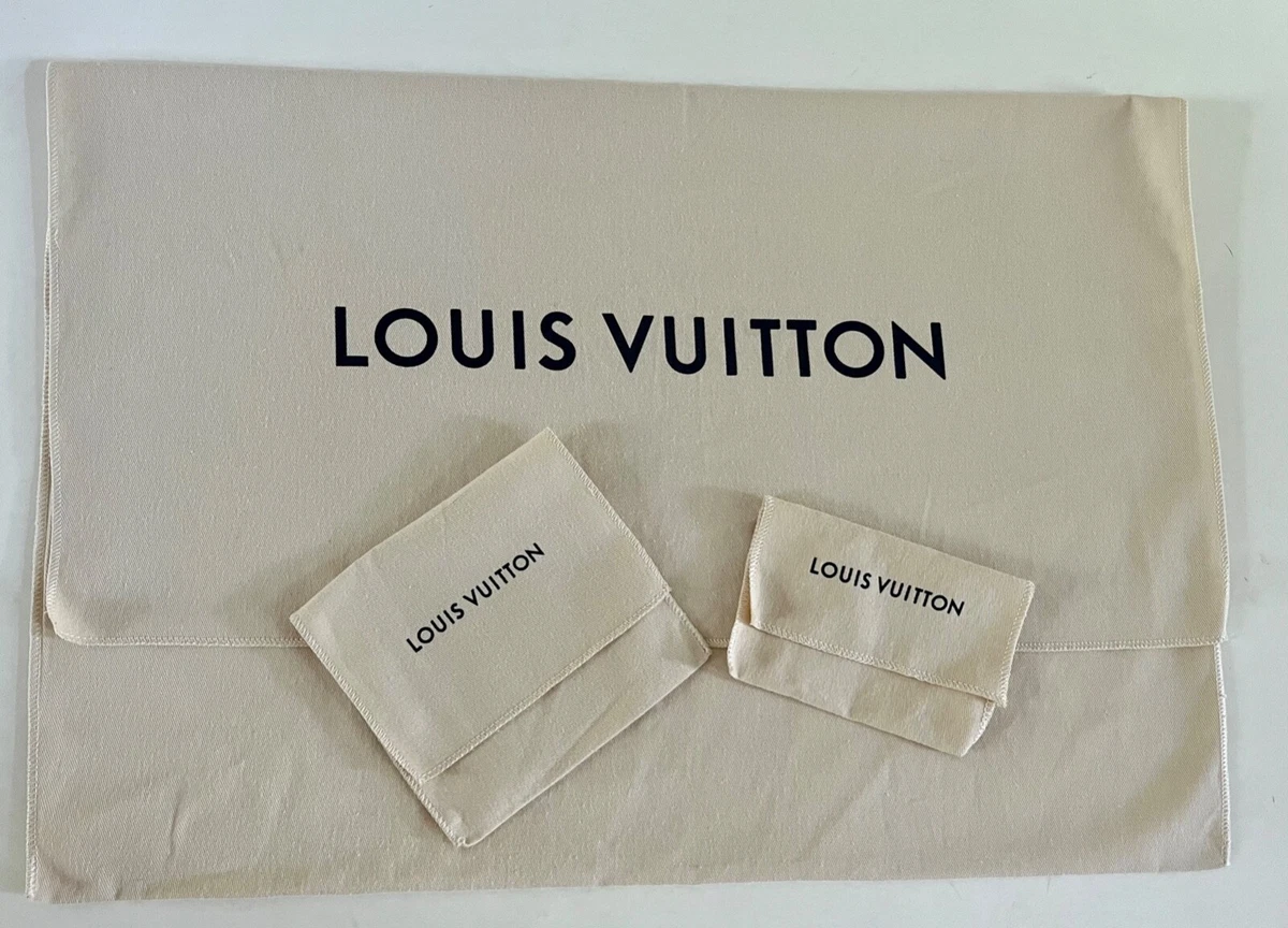 Louis Vuitton large box that slides and dust bags in new condition