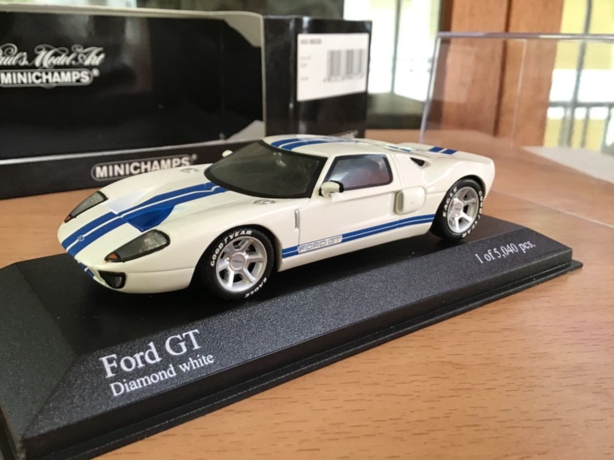 特価 MINICHAMPS (1/43) フォード GT 1/43 MINICHAMPS Ford GT , 2004 , diamond white blue stripe