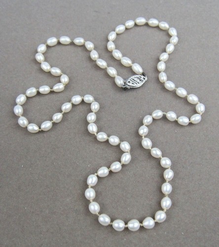 Vintage 14K White Gold Raindrop Cultured Pearl 17" Dainty Strand Necklace - Picture 3 of 6