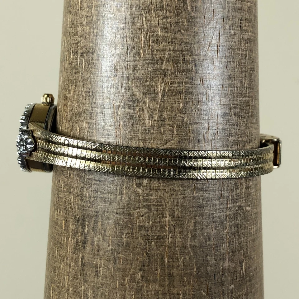 Reloj analógico de cuarzo ovalado de 16 mm con bisel de diamantes para mujer Gruen 6 1/4" Foto 4 de 4