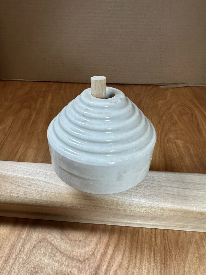 Antigua bola de varilla de iluminación colmena escalera cerámica blanca Foto 3 de 4