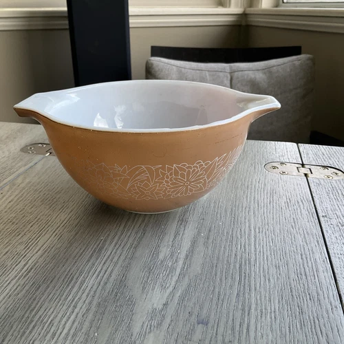 Vintage Pyrex Woodland Cinderella Mixing Bowl #441 Tan/White Flowers 1.5 Pint