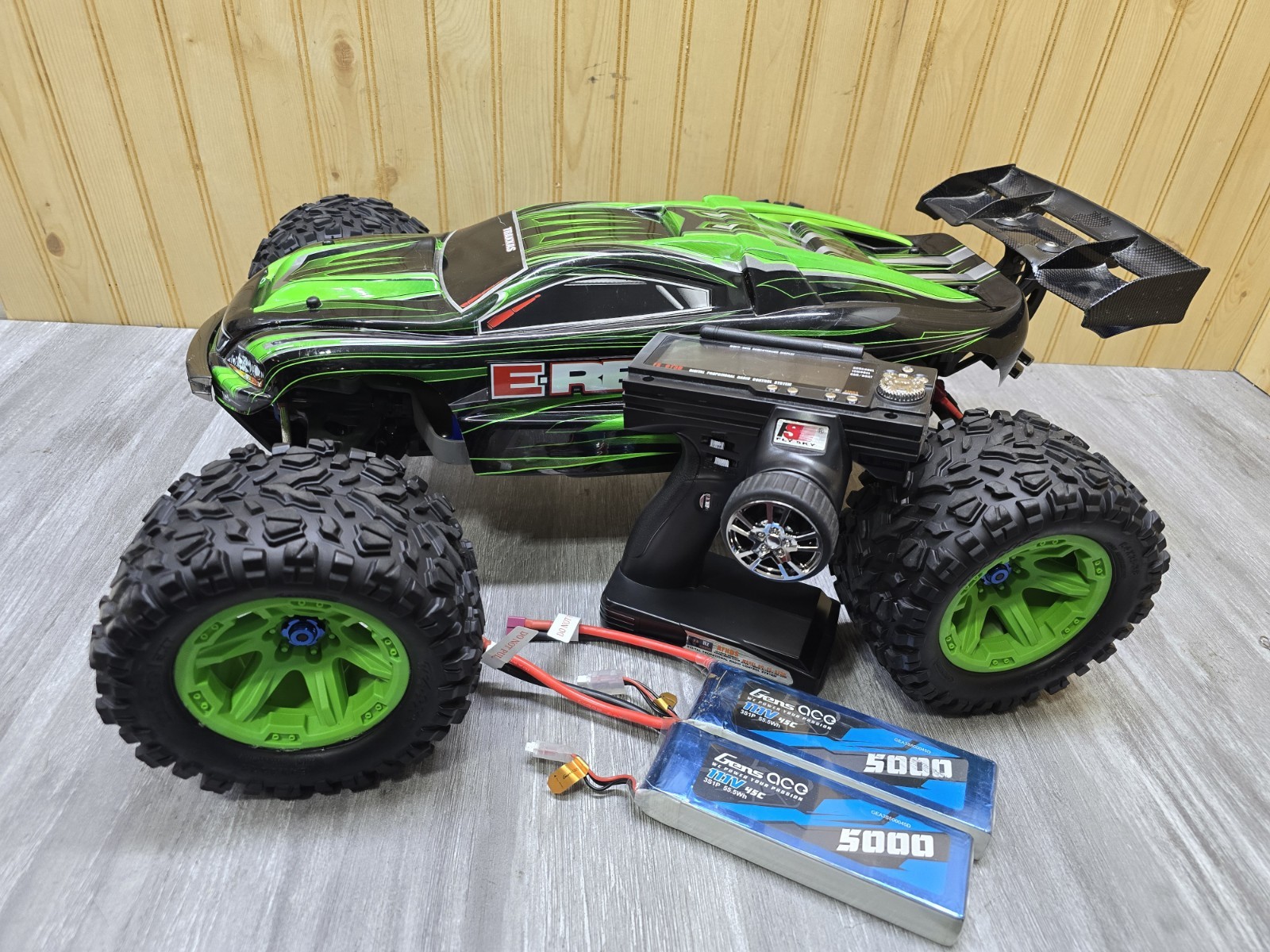 TRAXXAS E-REVO 1.0 BRUSHLESS EDITION 1/8 MONSTER TRUCK READY