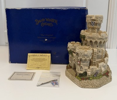 David Winter Cottages ''Castle Tower of Windsor'' - 1995 Limited Edition 0264/4500