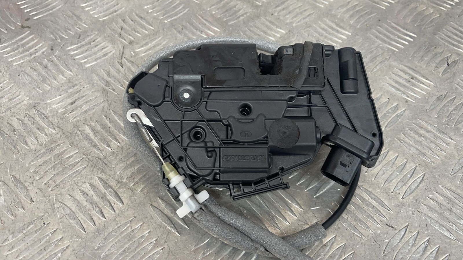 2011-2020 Volkswagen Up Move Hatchback DOOR LOCK(FRONT PASSENGER)1S2 837 015 B