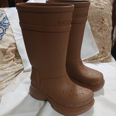 【BALENCIAGA】CARAMEL-BROWN PLATFORM BOOTS Brown Balenciaga Croc Boots NEW NEVER WORN NICE Like NEW Condition