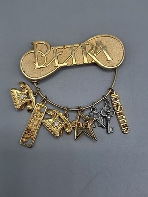 Petra Gold Toned Charm Pin With 7 Charms Gold Tone Vintage Topseller Summer Cele