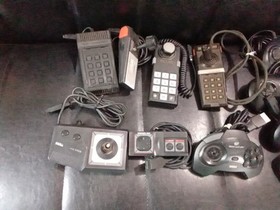 *DEFECTIVE* Lot of 22 Retro Gaming Controllers - Nintendo Sega Atari *AS-IS*