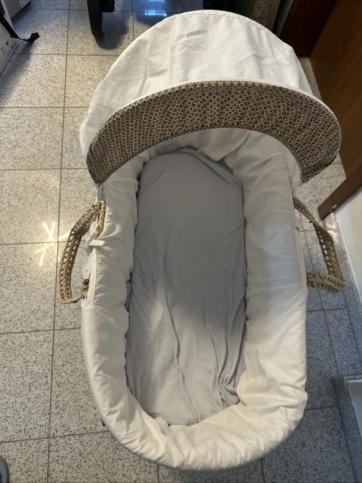 Cesta portabebés con estructura de madera Foto 2 de 4