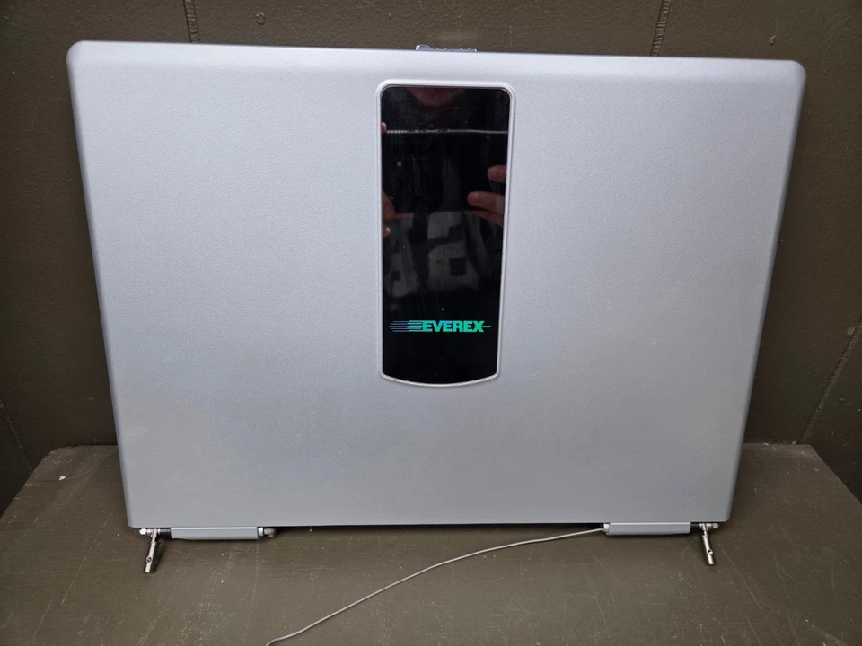 Conjunto de pantalla para portátil Everex StepNote NM3500WCC 15,6" RL173 Foto 2 de 2