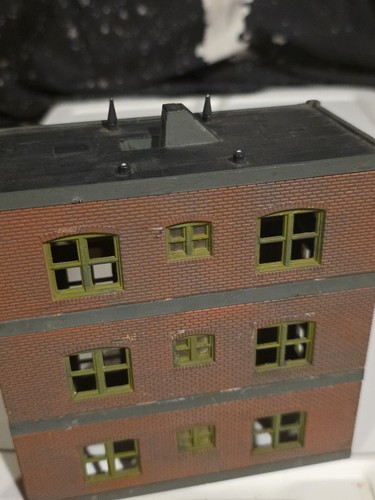 Immeuble d'appartements en brique échelle ho 3 étages entièrement assemblé occasion vintage - Photo 13/14