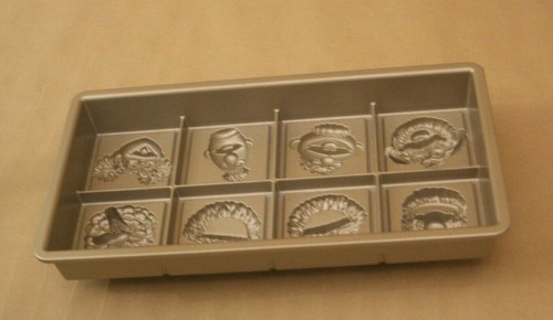 Nordic Ware Sesame Street Squares 2012 - 9 Cup Capacity Aluminum Treat Cake Pan - Picture 9 of 12