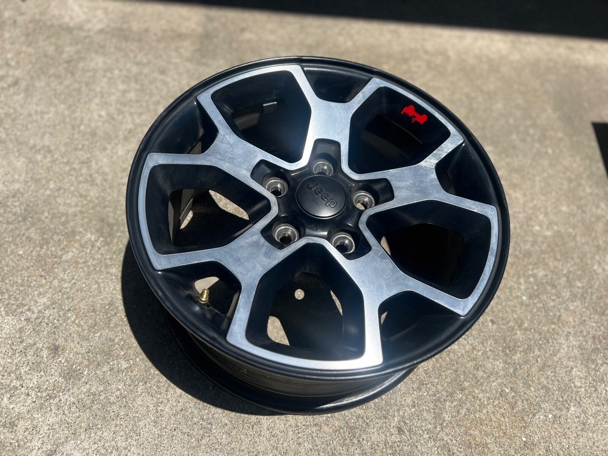 1) 2018-2024 Jeep Wrangler JL Rubicon 17‚Äù Factory OEM Wheel Rim