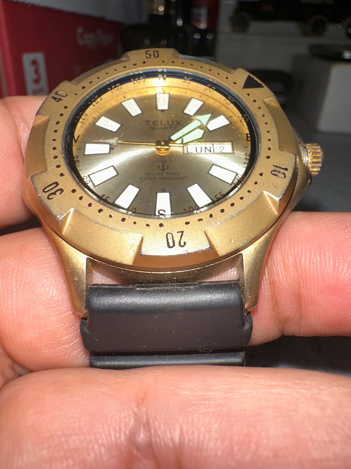 Vintage TELUX Quartz Diver Style Watch 150M Compass Dial Day Date Retro 80s 90s