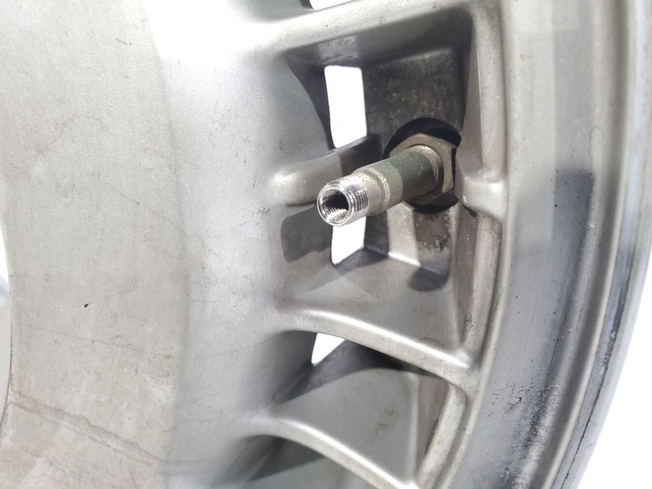Used Wheel fits: 1991 Bentley TURBO R  Grade C