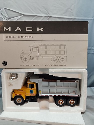 1ST GEAR 1/34 Mack R Fuel Tanker 1966 Shell Oil Diecast Scale Model