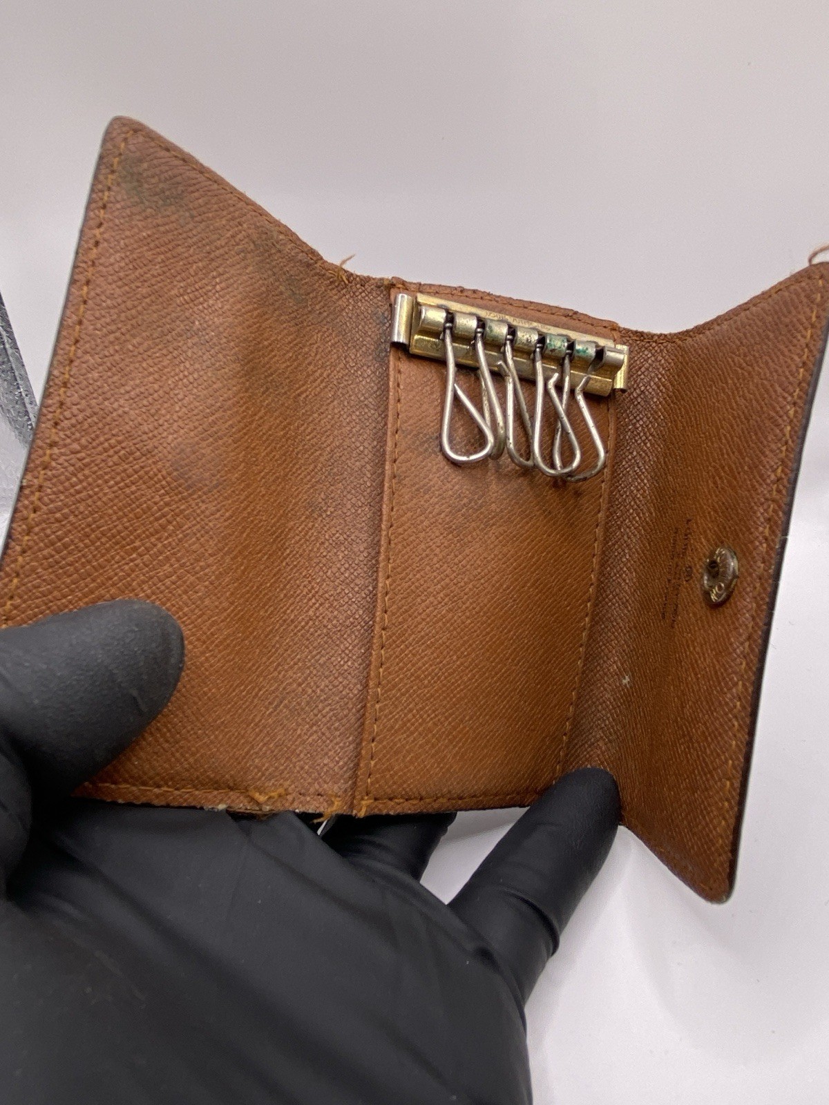 Authentic Louis Vuitton Monogram Multicles 6 Key … - image 8