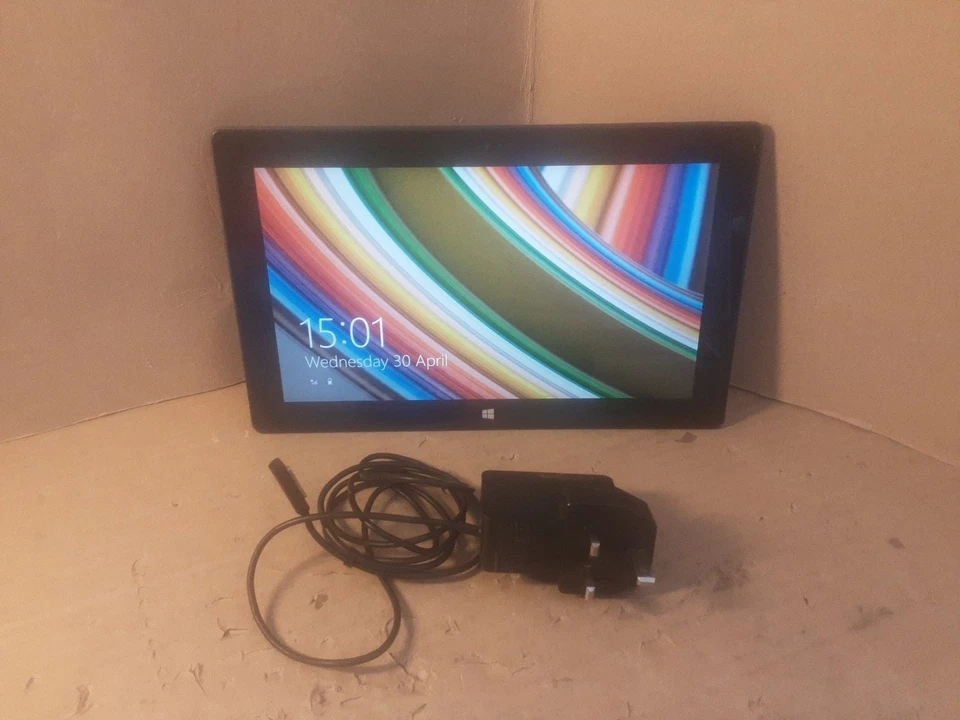 Microsoft Surface Tablet 64GB MODEL: 1516 PLUS PSU ONLY - Image 4 of 4