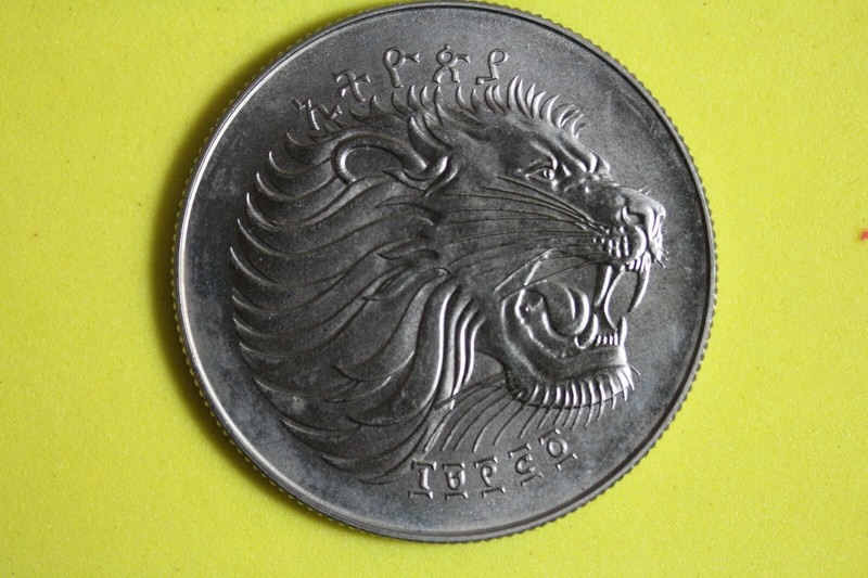 1982 ETHIOPA 2 BIRR WOLRD CUP COPPER NICKEL #K38829