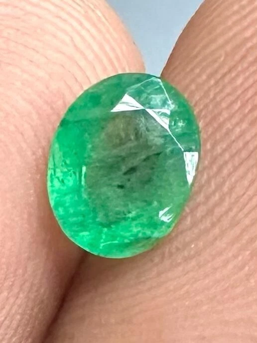 6.5x5x3mm 0.66ct beauty Green Emerald Oval Cut Loose gemstone - Image 2 of 4
