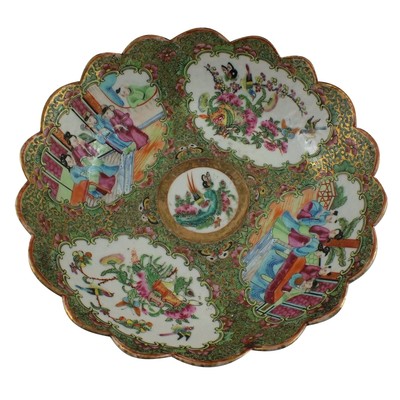 Beautiful 19thC Chinese Rose Mandarin Porcelain Bowl w/ Scalloped Rim