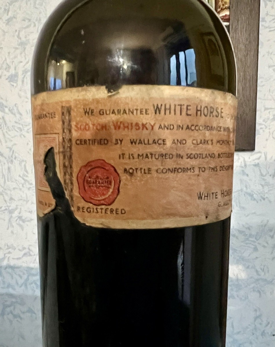 White Horse Blended Scotch Whisky Spring Cap Vintage 50/60 Bott