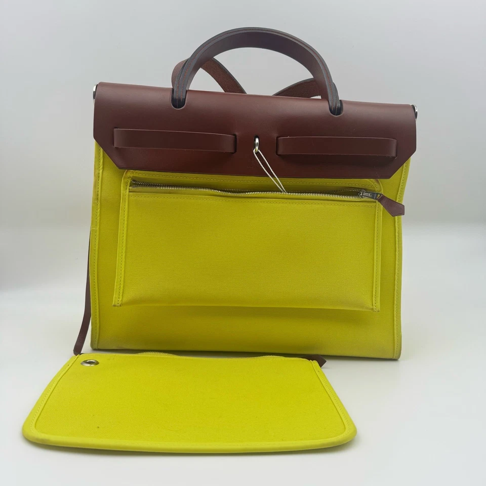 Hermes Herbag 31 Lona Toile H Amarelo Limão com Couro Borgonha Chevre Mysore - Imagem 3 de 4