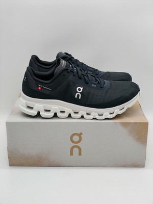 ON Running Cloudflow 4 Schwarz Weiß NEU EU 42,5 / US 9 Laufschuhe