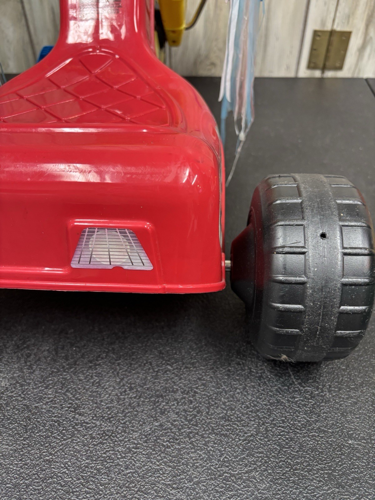 Big Wheel The Original By Schilling 22305 W/ Streamers