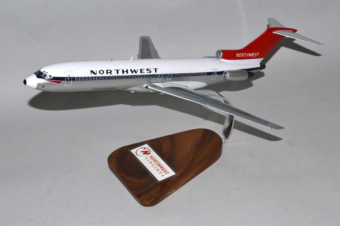 Northwest Airlines Boeing 727-200 Desk Top Display 1/100 Jet Model