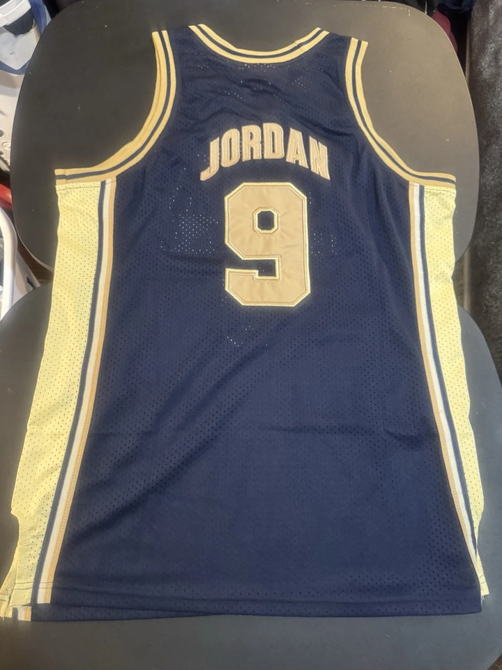 Camiseta Dream Team Michael Jordan #9 EE. UU. Dorada Talla M Mitchell Ness Nueva con Etiquetas Foto 3 de 4