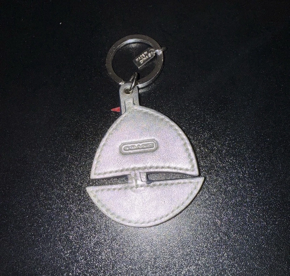 COACH Saint St James Velero Náutico Rayas Cuero Llavero Bolso Dije Usado en Excelente Condición Foto 2 de 3