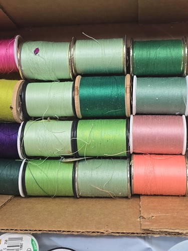 Mixed Lot 80 Vintage Wood & Plastic Spools Sewing Thread Spun Dee Coats Clarks - Picture 12 of 20